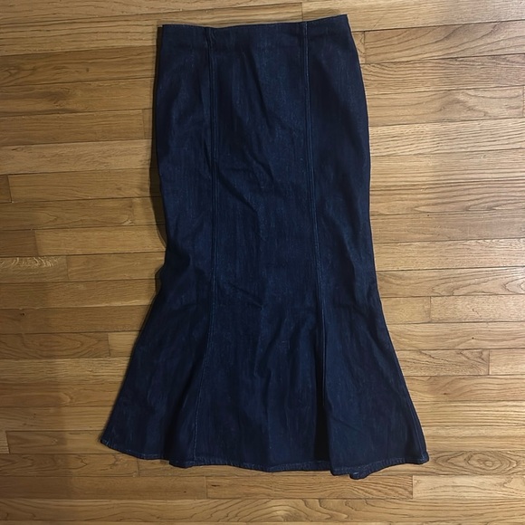 Zara Dark Denim Skirt - Picture 2 of 7